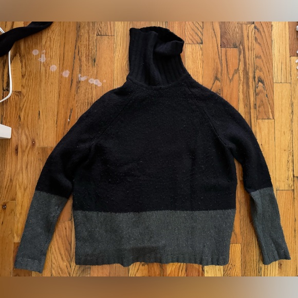 VINCE color block turtleneck sweater - Picture 4 of 5